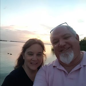 Meet your Poshers Jason and Mel.